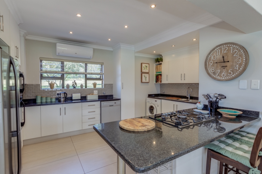 5 Bedroom Property for Sale in Club Milos Estate Free State